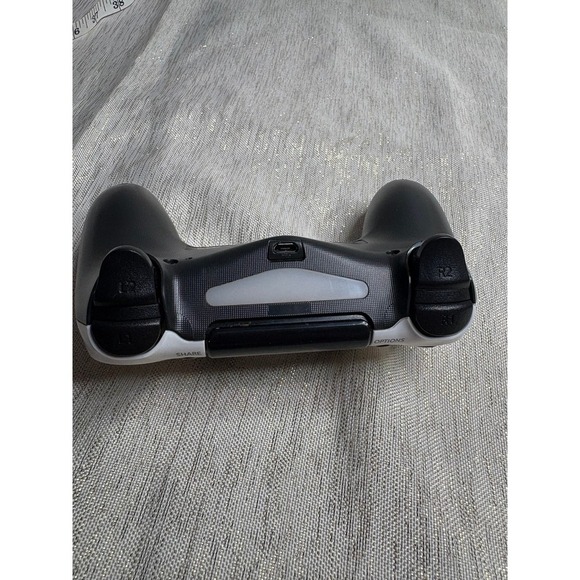 Wireless PS4 Controller by ZR Computer Entertainment Black and white - Picture 4 of 10